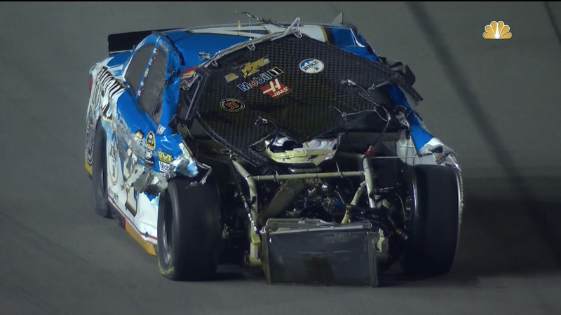 Illustration for article titled It Takes Just A Second To Wreck A Dozen Cars At Daytona